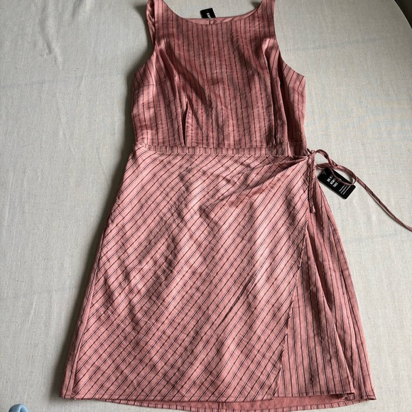 NWT Express Pink Striped Satin Mini Dress Women’s M Mauve Lined - Picture 1 of 10